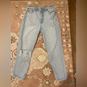 Abercrombie & Fitch mom Jean